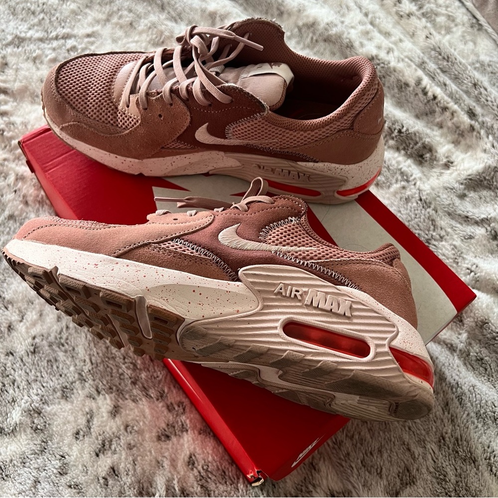 Nike Women's Air Max Excee Shoes Rose Pink size 8 with box